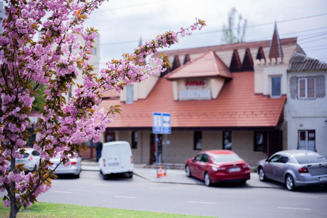 Piligrim 2 Hotel Mykolaiv Eksteriør billede